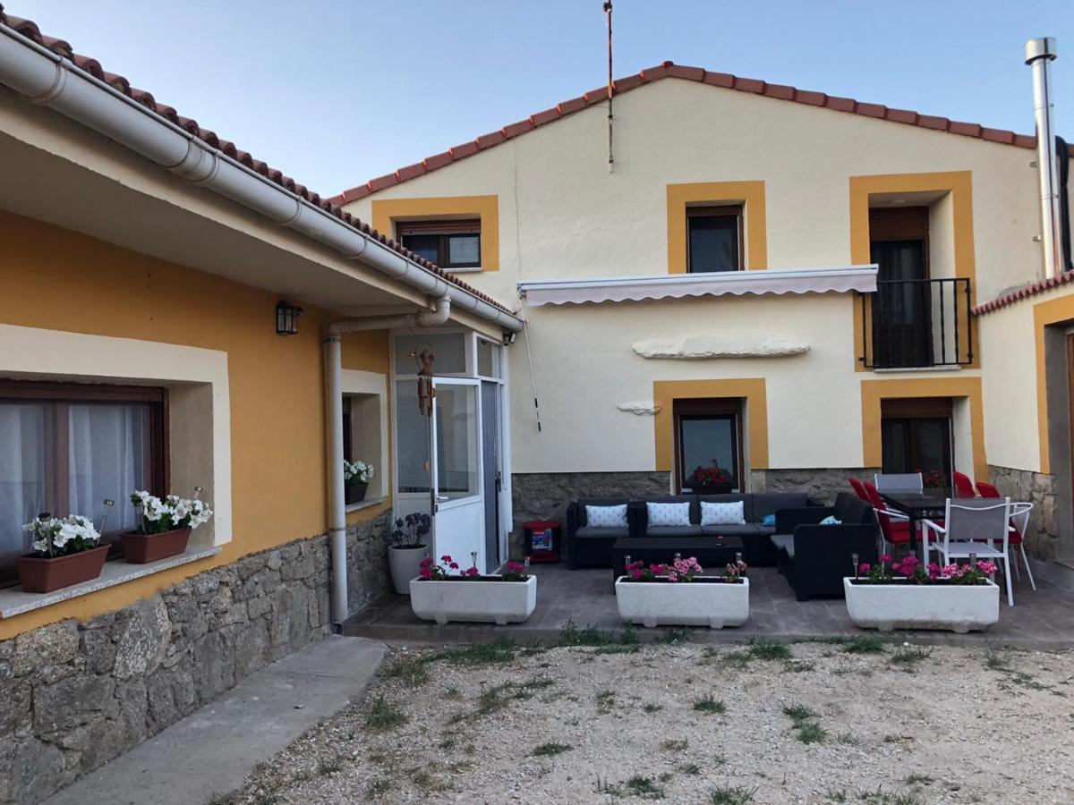 Casa Rural Los 7 Pinos De Gredos Наварредонда-де-Гредос Экстерьер фото
