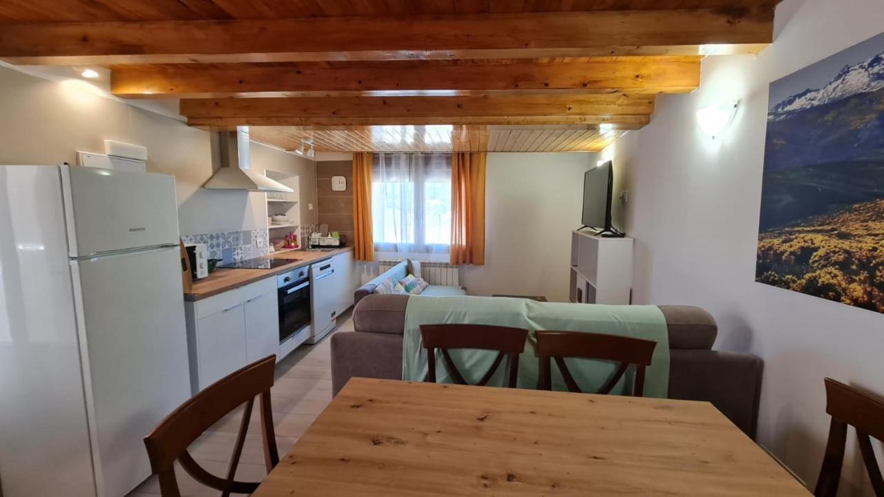 Casa Rural Los 7 Pinos De Gredos Наварредонда-де-Гредос Экстерьер фото