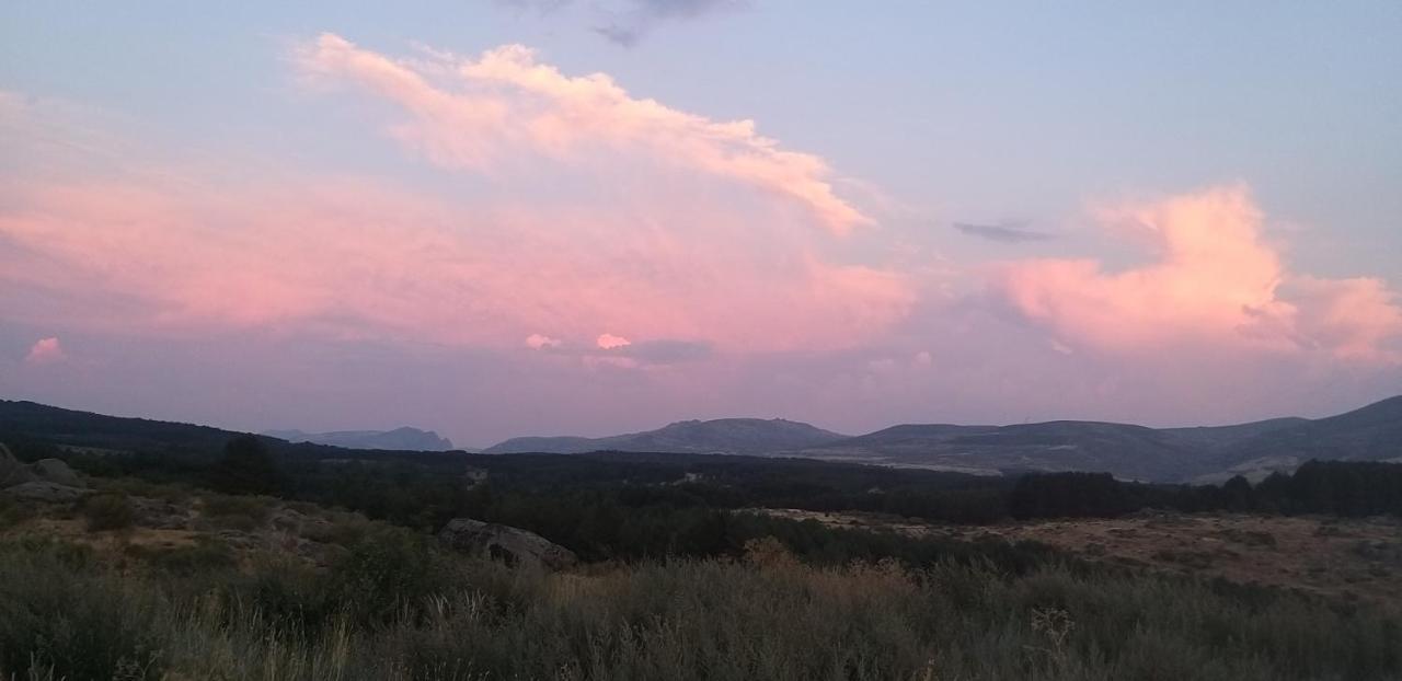 Casa Rural Los 7 Pinos De Gredos Наварредонда-де-Гредос Экстерьер фото